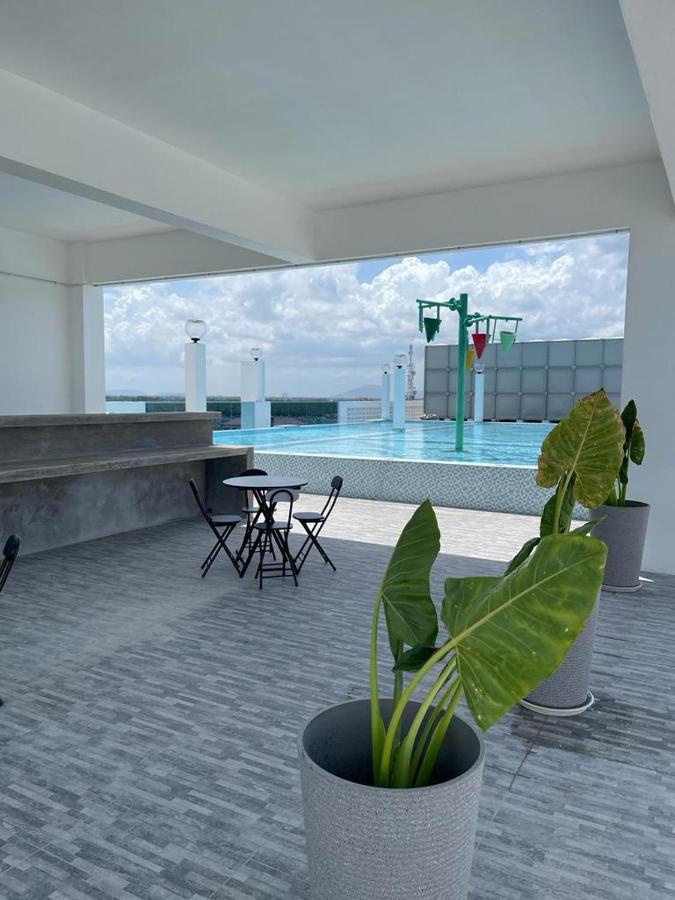 Sri Indar Hotel & Suites Parit Buntar Exteriör bild