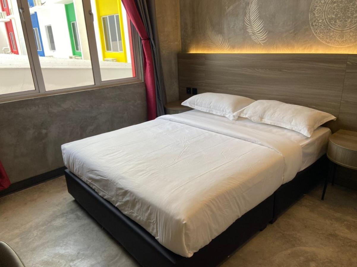 Sri Indar Hotel & Suites Parit Buntar Exteriör bild
