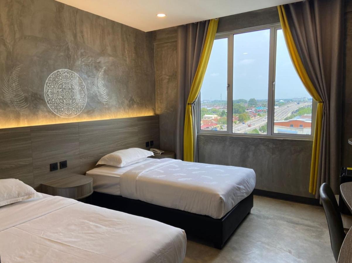 Sri Indar Hotel & Suites Parit Buntar Exteriör bild