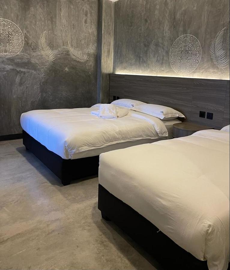 Sri Indar Hotel & Suites Parit Buntar Exteriör bild