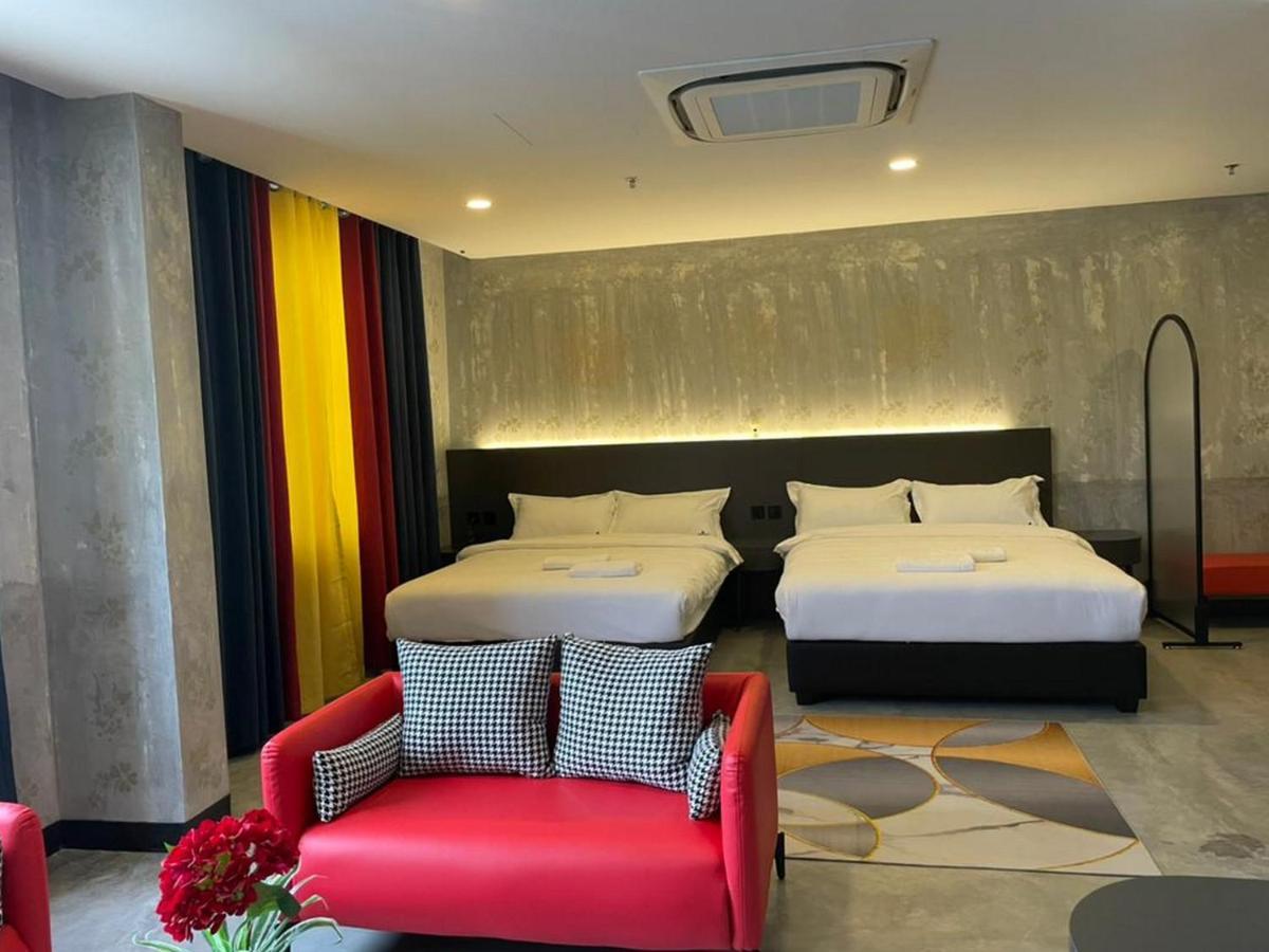 Sri Indar Hotel & Suites Parit Buntar Exteriör bild